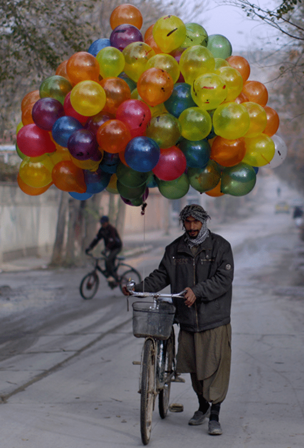 NATIONAL GEOGRAPHIC LIVE:  MUHAMMED MUHEISEN – BEAUTY BEYOND THE FRONTLINES