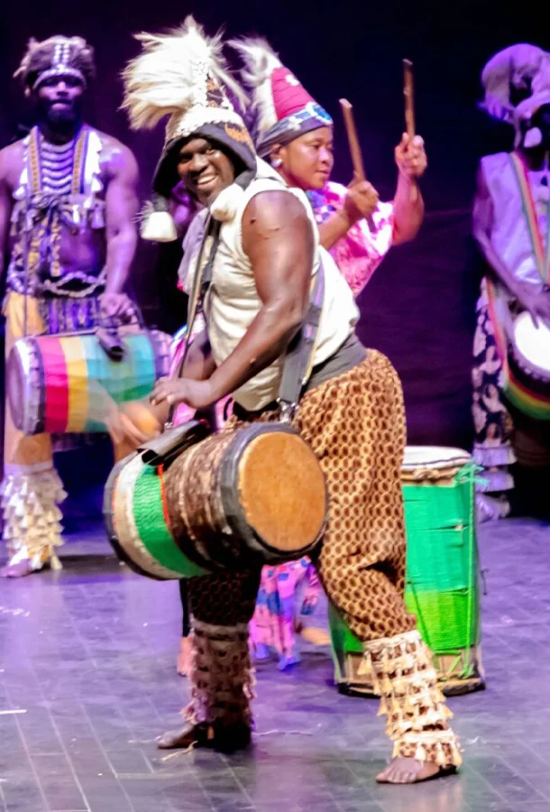 LES BALLETS AFRICAINS